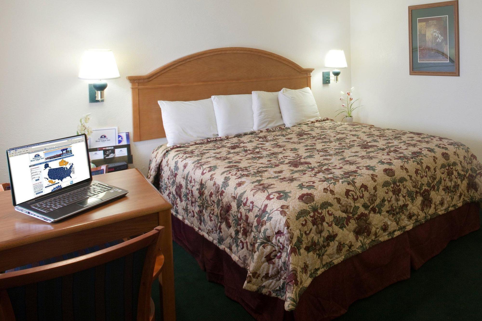 Americas Best Value Inn Lubbock East Kültér fotó