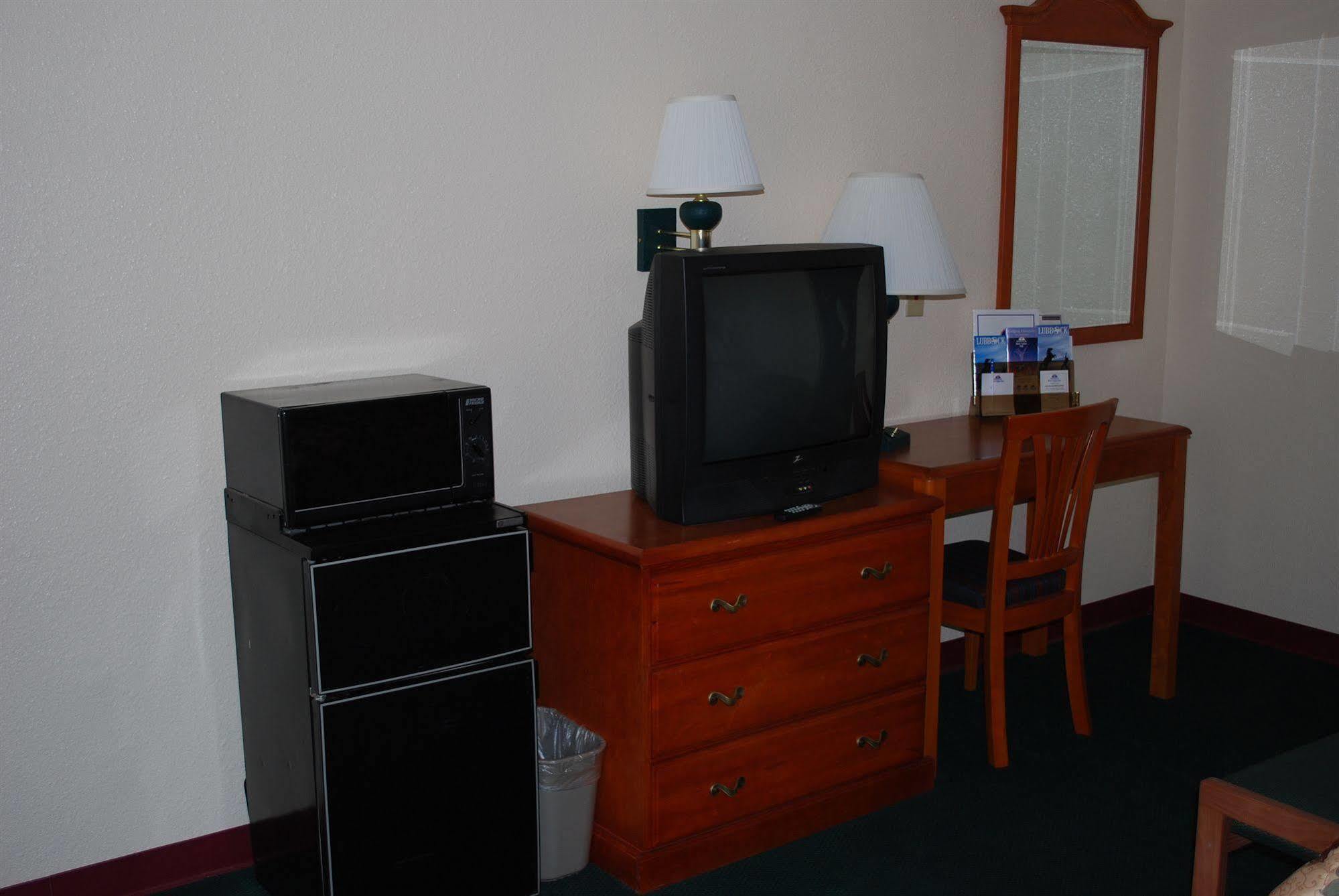 Americas Best Value Inn Lubbock East Kültér fotó