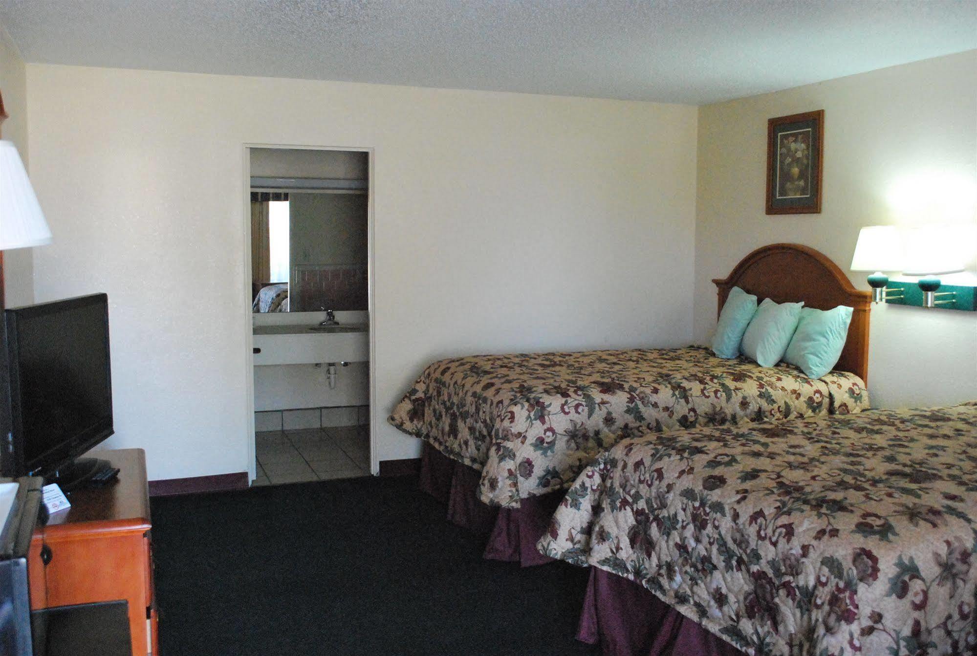 Americas Best Value Inn Lubbock East Kültér fotó