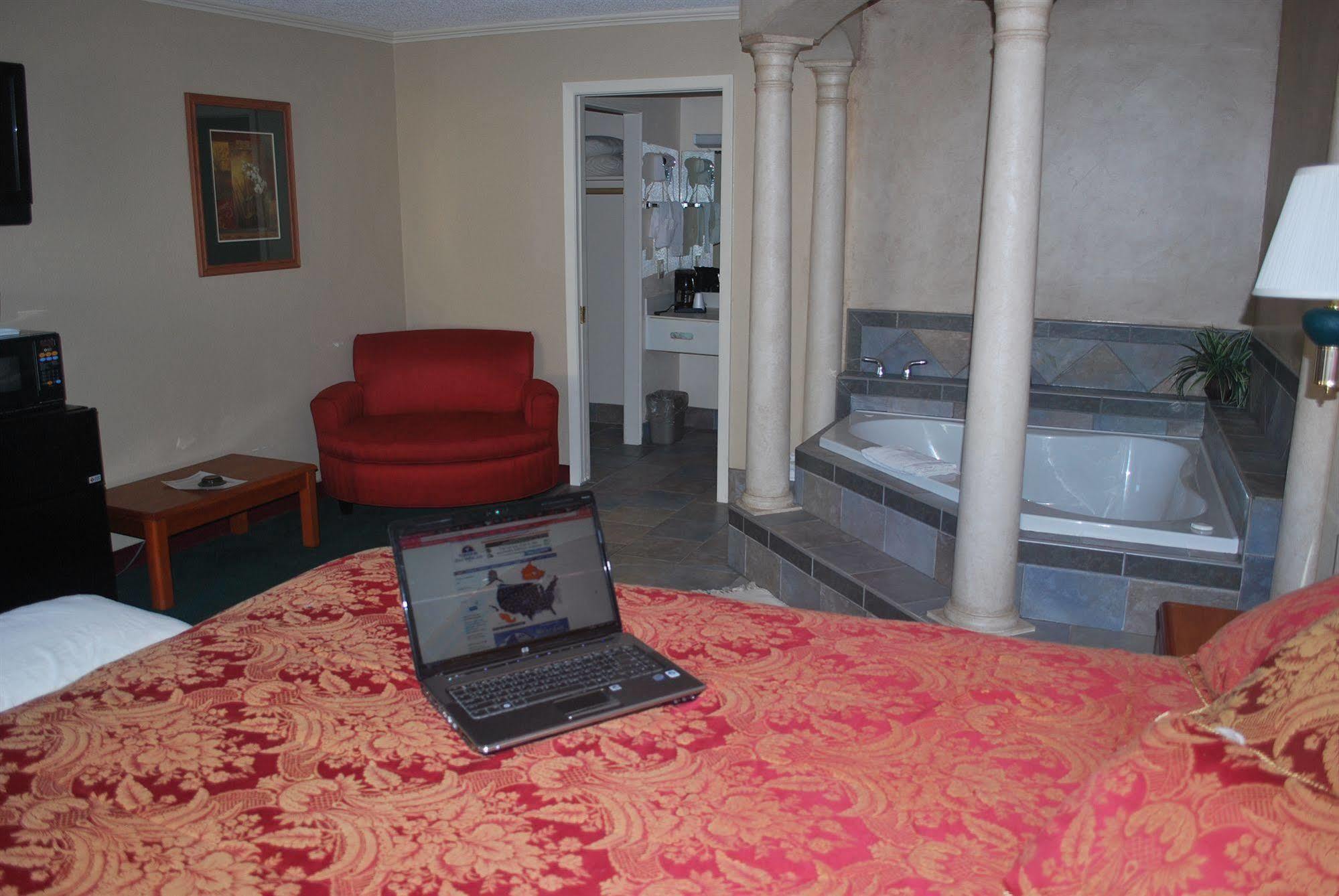 Americas Best Value Inn Lubbock East Kültér fotó
