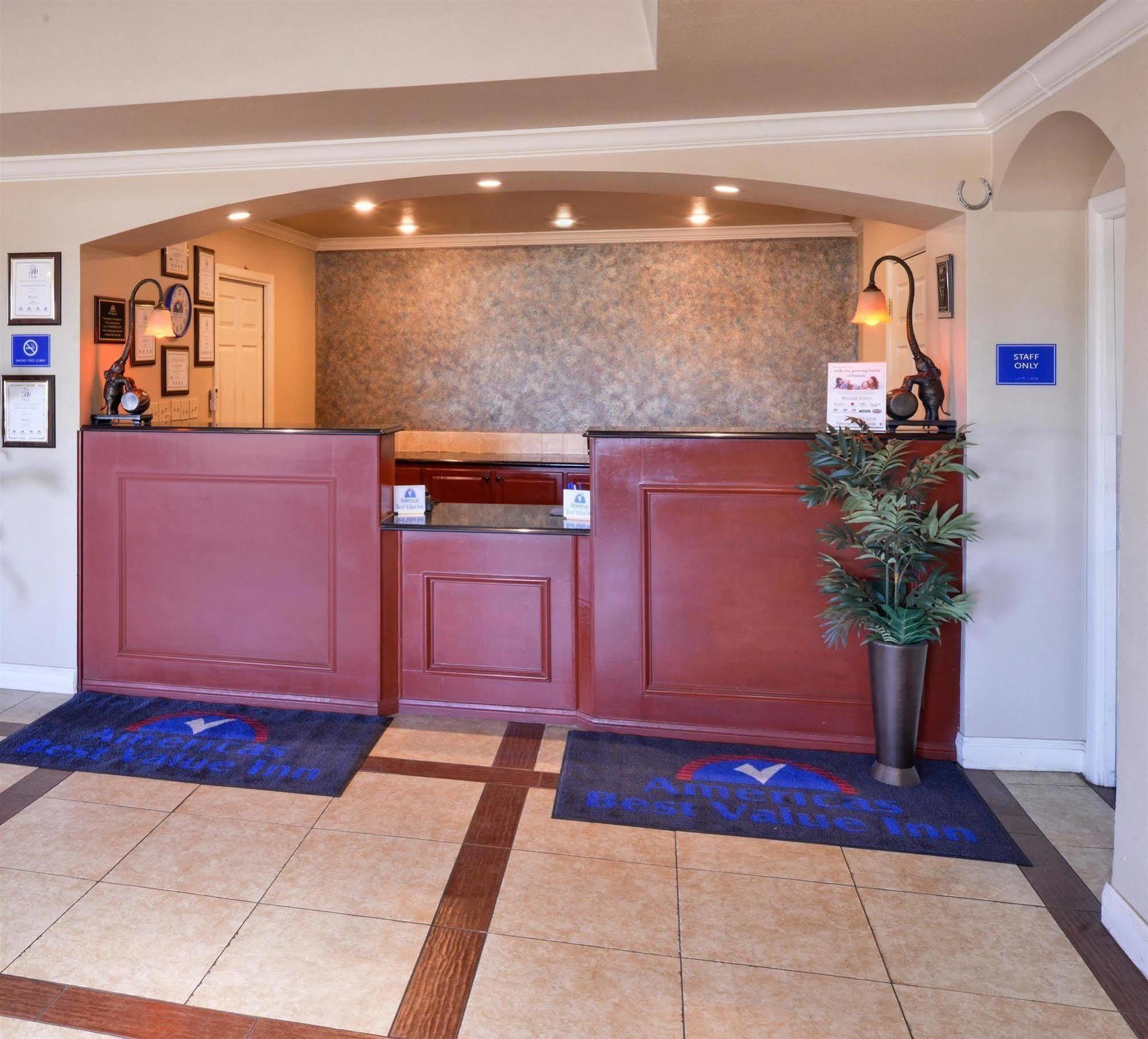 Americas Best Value Inn Lubbock East Kültér fotó
