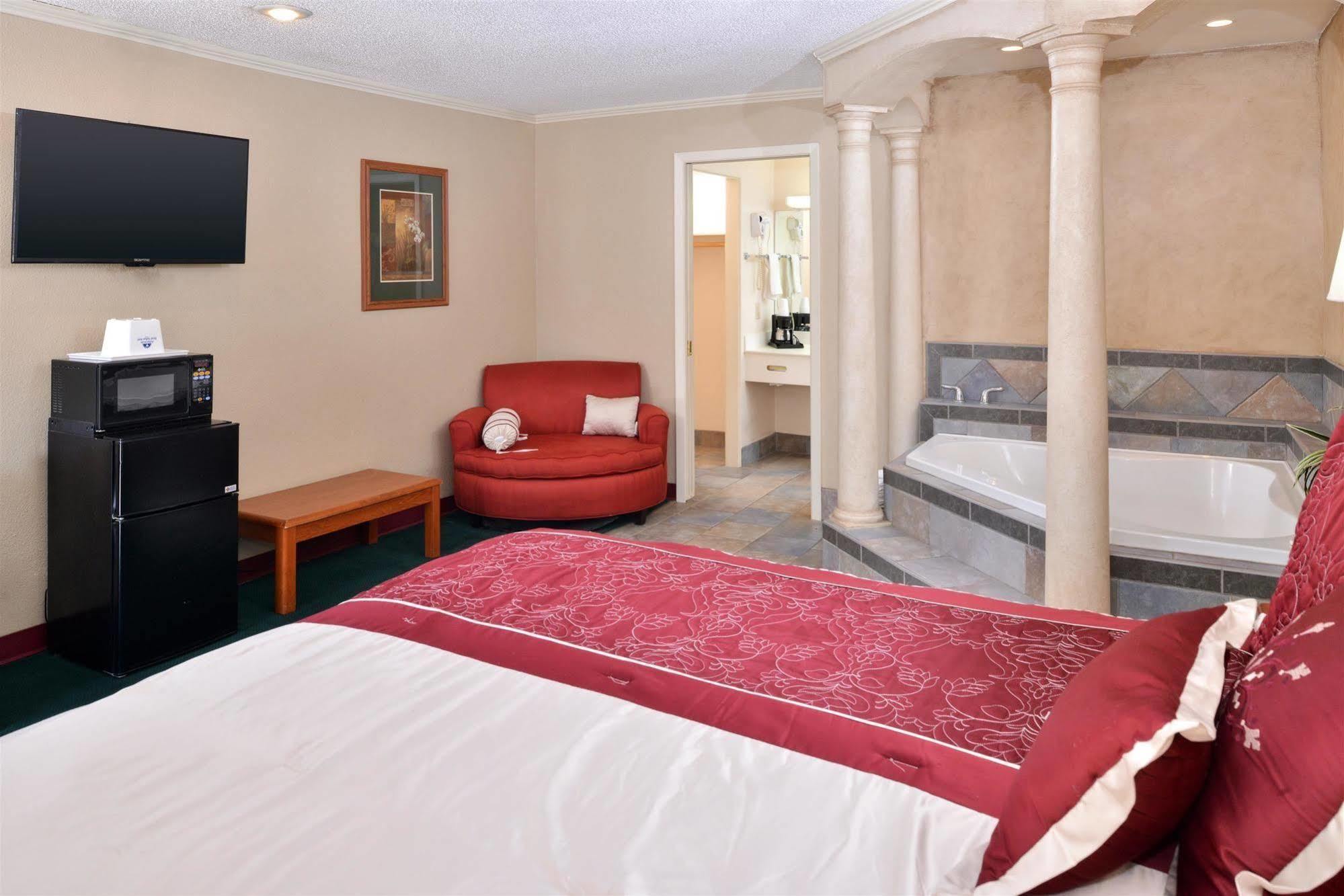 Americas Best Value Inn Lubbock East Kültér fotó