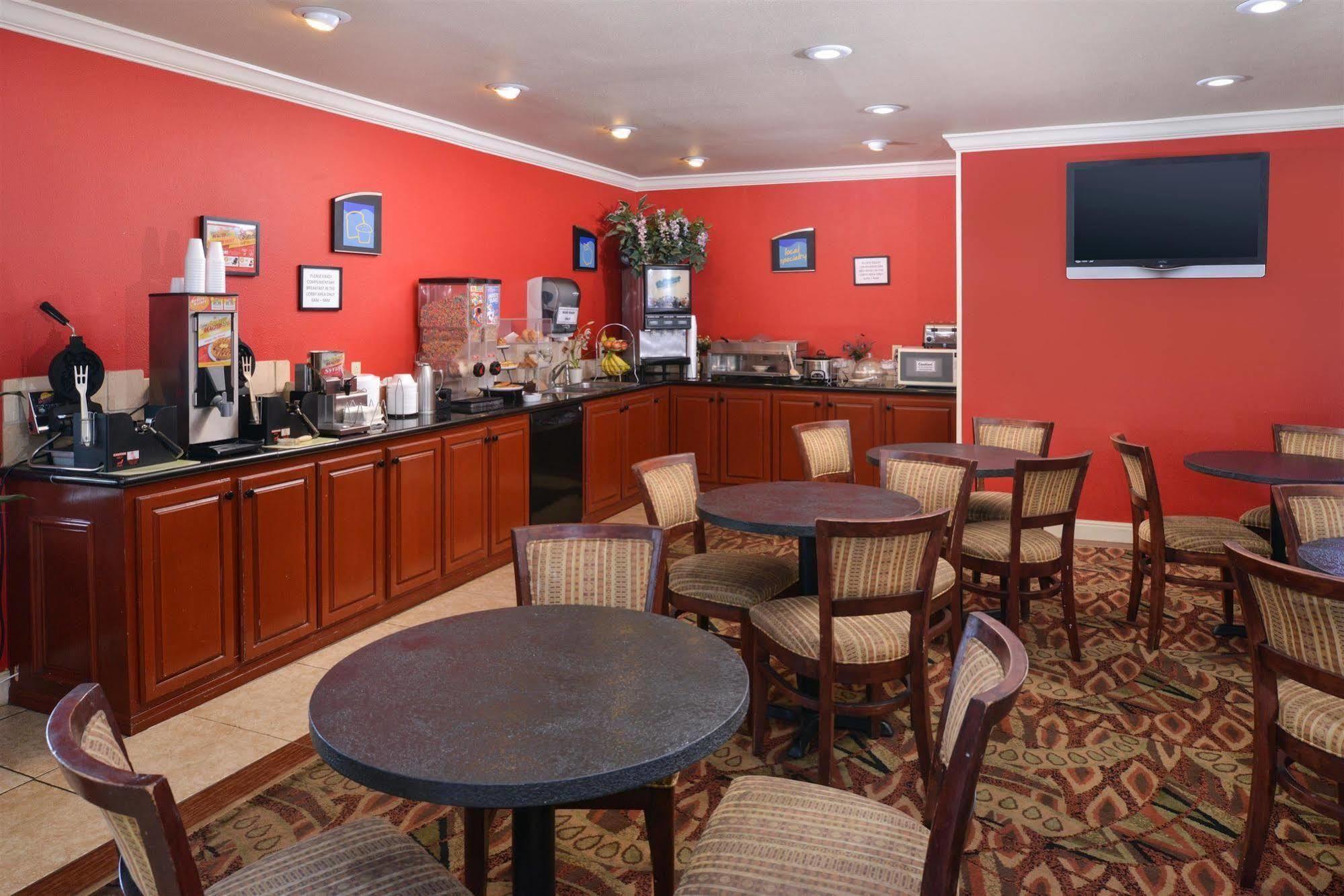 Americas Best Value Inn Lubbock East Kültér fotó