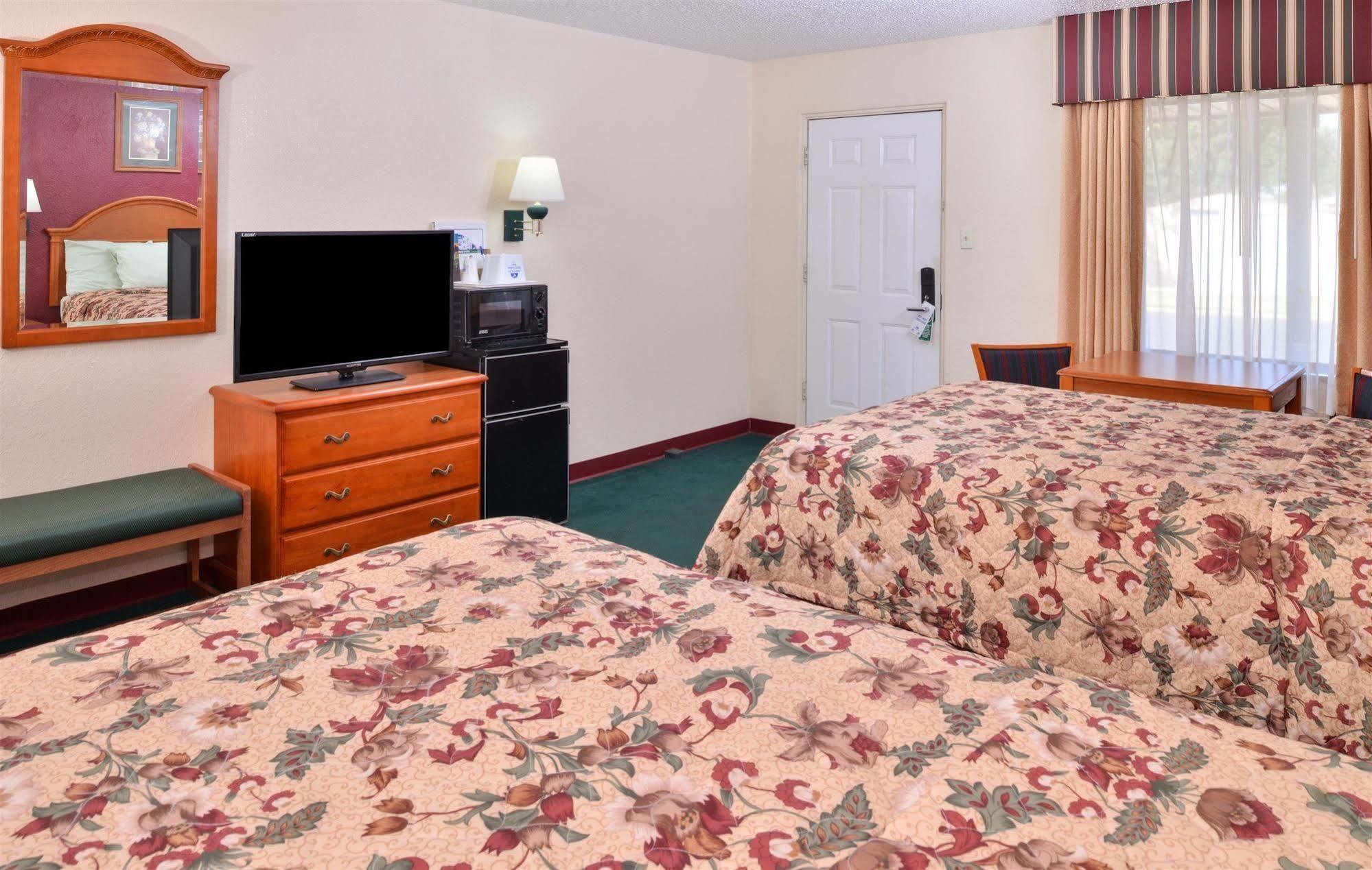 Americas Best Value Inn Lubbock East Kültér fotó
